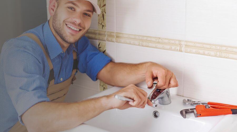 Expert burst pipe repair services in Dell City, TX